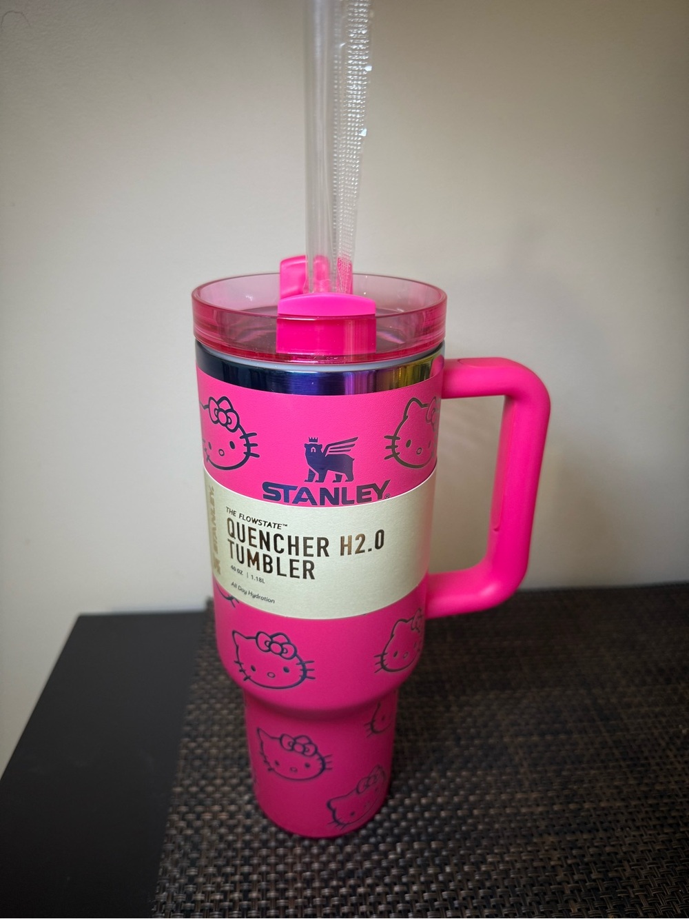 Stanley Pink Hello Kitty Quencher H2.0 Tumbler with Straw